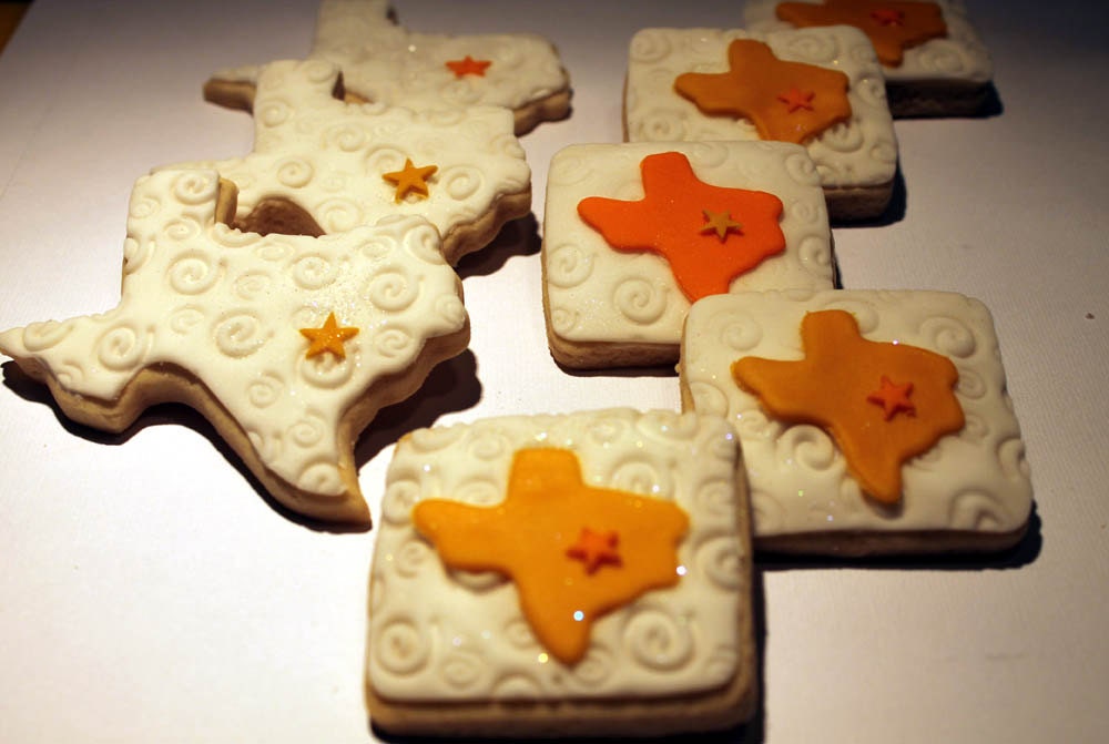 Texas Map  Sugar Cookies   -  (Custom Colors) Party Favors, Birthday Gift, Texas Wedding, etc  (12  cookies)