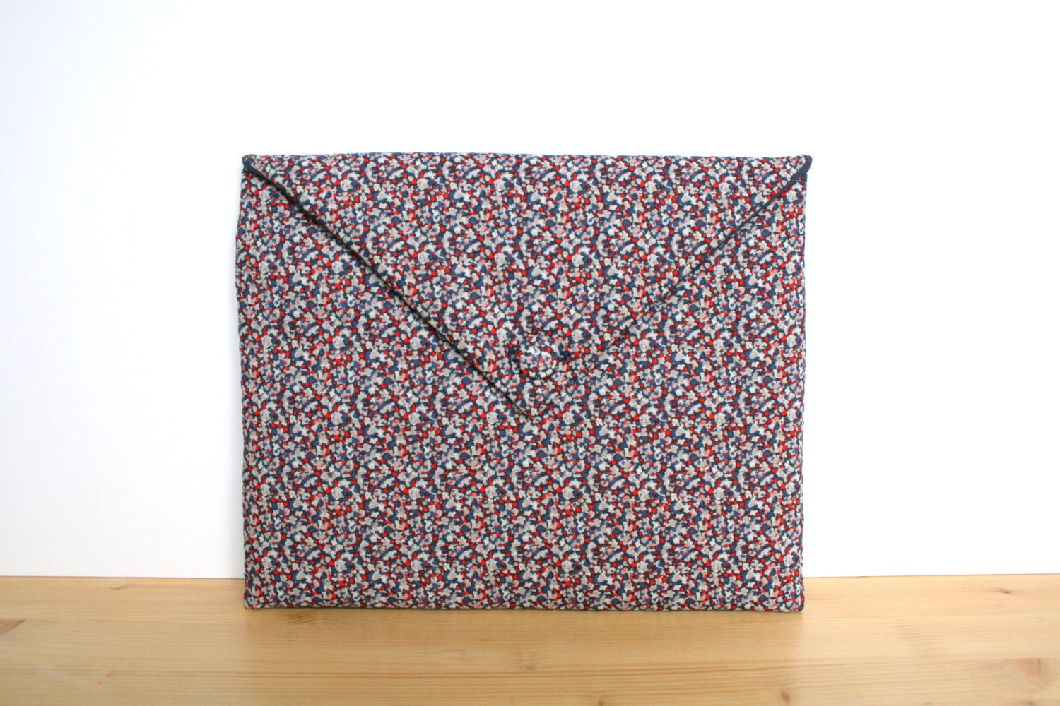 iPad case padded, iPad cover, iPad sleeve - Liberty Pepper red blue