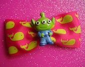 Kawaii Alien Bow