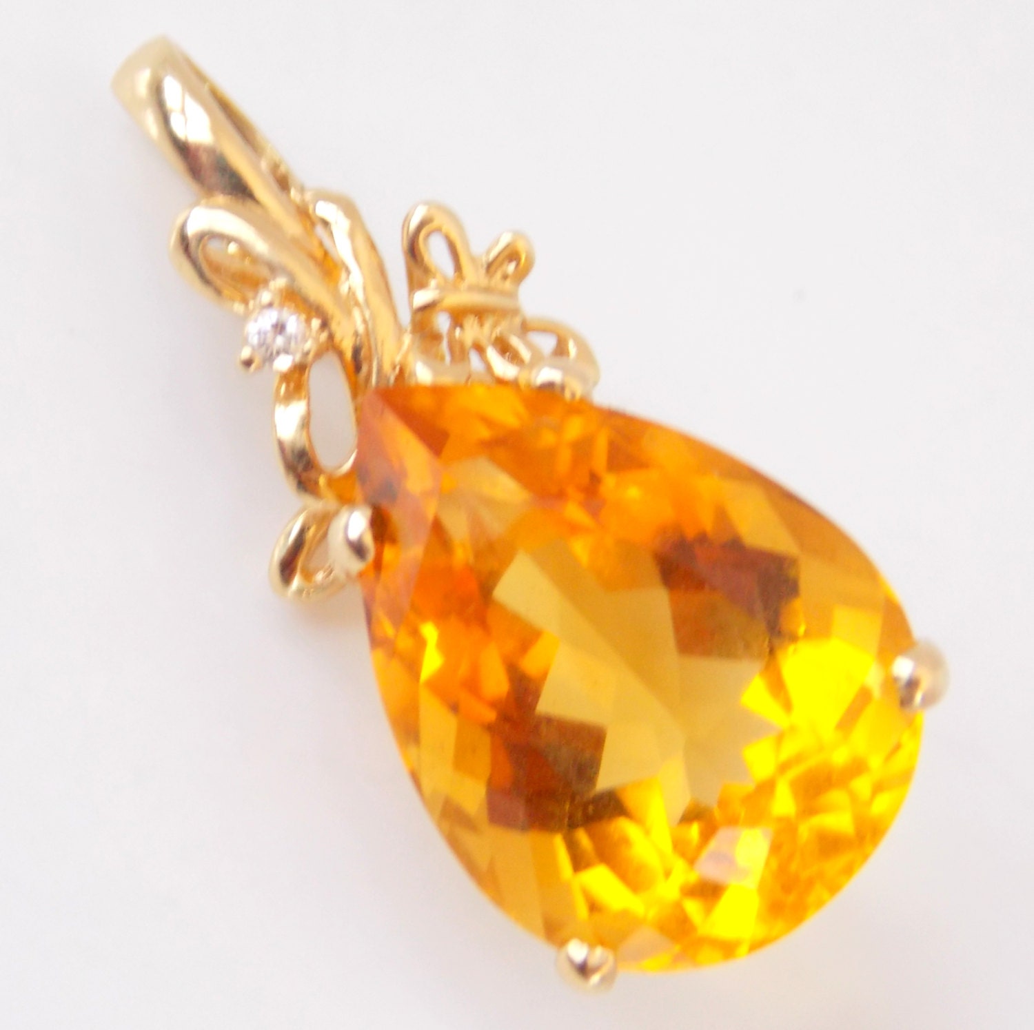 Vintage 14kt Golden Topaz Diamond Pendant