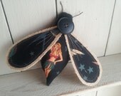 Rustic fabric bee. 'Bette noir'