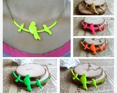Family Bird Necklace- Elegant Golden/Neon Three Birds Mommy and Baby Birdie Charms Statement Art Deco Bib Short Collar Mothers Necklace