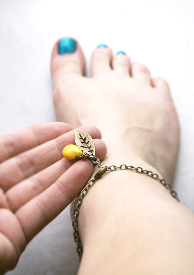 Yellow Anklet/bracelet. Antique leaf. Bridesmaids anklet. Bronze leaf and yellow gemstone. Ready to ship. Summer accessory