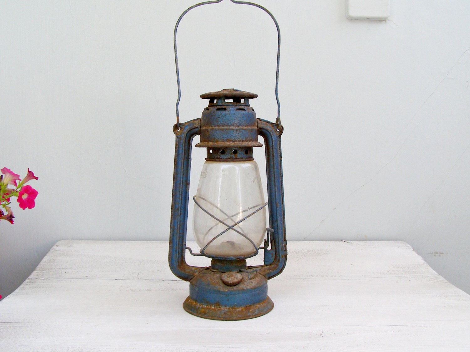 Vintage Blue Lantern Lamp, Rusted Big Railroad Lamp, Farmhouse decor, Industrial chic, Garden decoration, Gift for man - MeshuMaSH