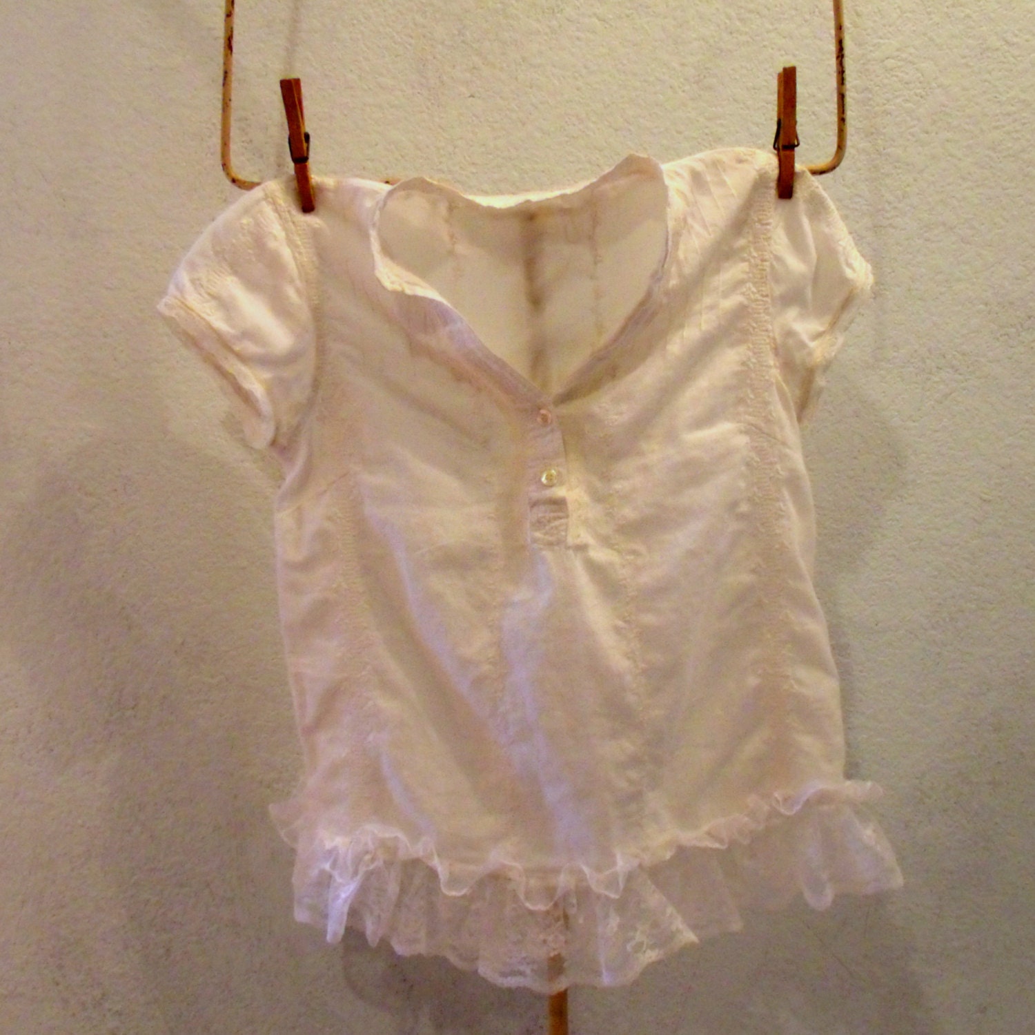Romantic Lace Blouse Creamy White Embroidery Vintage Prairie Bohemian Style Cap Sleeves Size Medium
