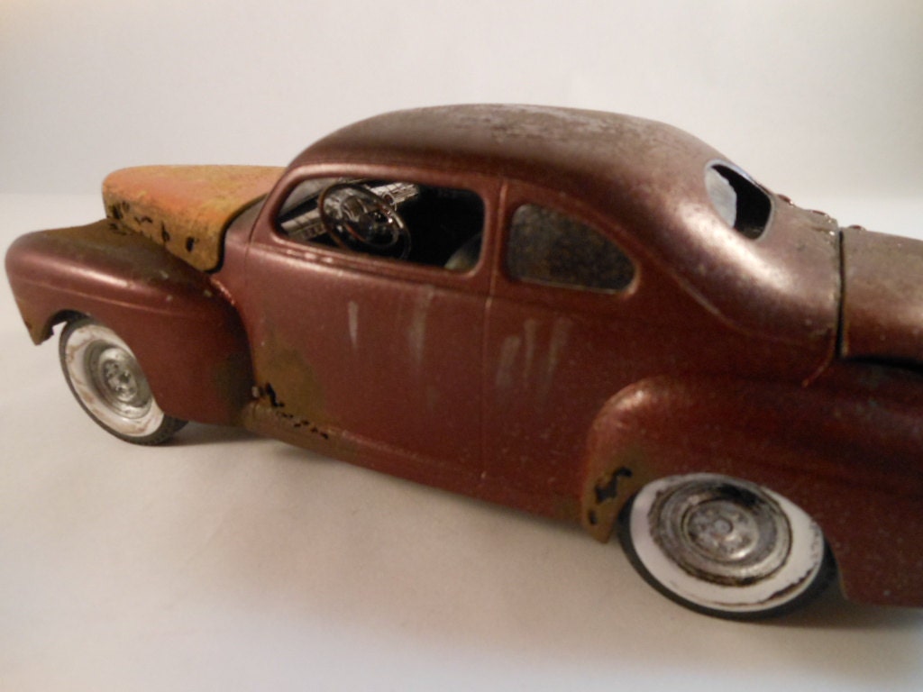 1948 Ford 2 door 1/24 scale model car in red