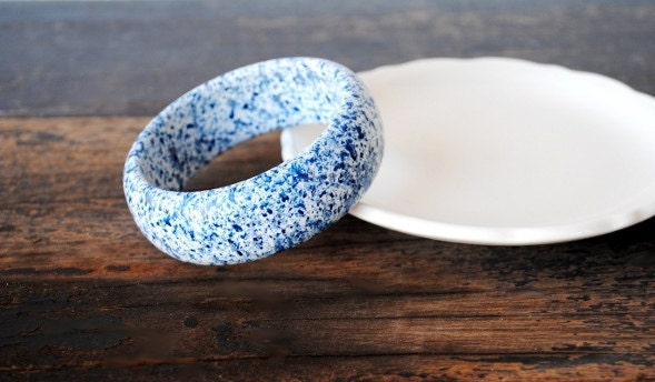 Blue Speckled Bangle Bracelet, Thick Acrylic Unique 1970s Fashion Vintage Jewelry