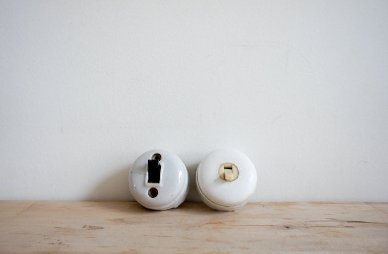 vintage light switches // french vintage porcelain // neutral minimalist home decor // Industrial chic from the 40-50's