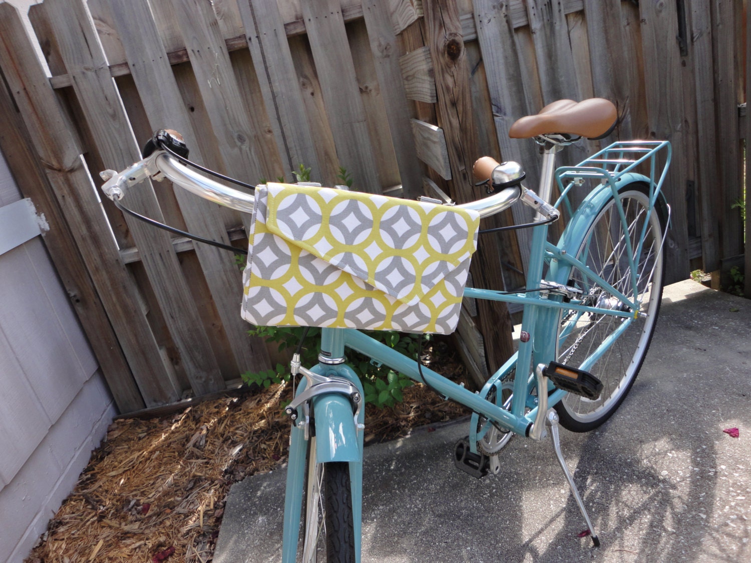 Bicycle Handlebar Clutch in Tennis Match