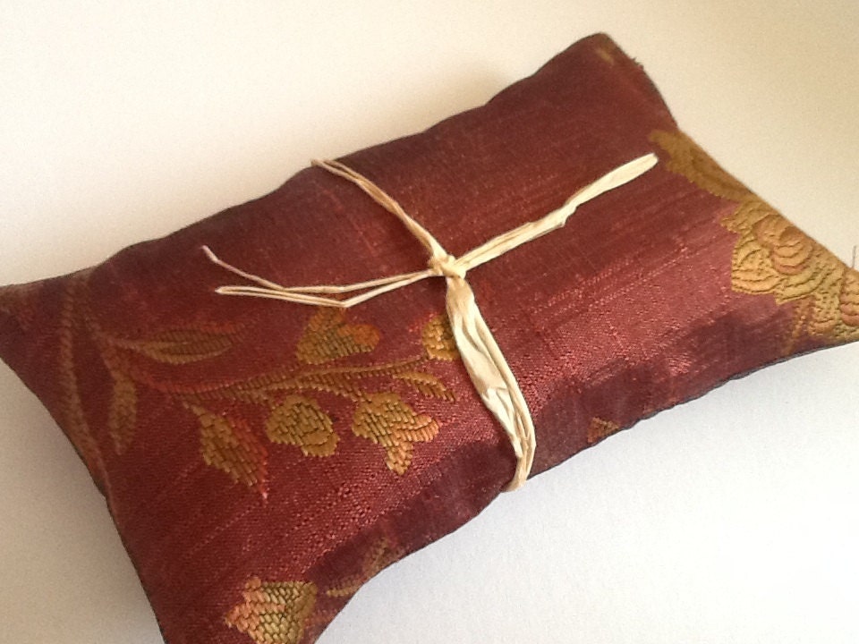 Luxurious Hops Pillow - Sleep Aid Aromatherapy Pillow