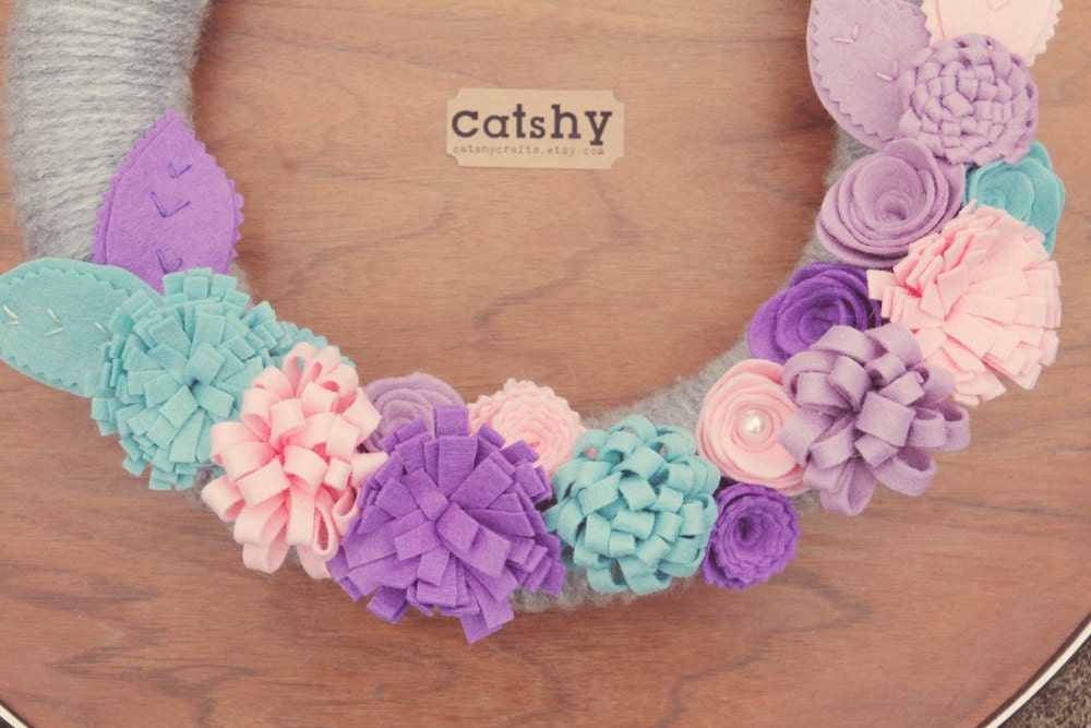 NEW - Yarn wrapped Spring Wreath with Dimensional Felt Flowers and Leaves, Pretty in Pastel 12-Inch by Catshy Crafts