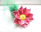 Felt flower brooch/  pink/ Felt Jewelry/ Wool Flowers/ Felted Brooch /Ready to ship