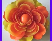 Enamel & Plastic Flower pin, Vintage 1960s DAISY PIN, ORANGE and yellow