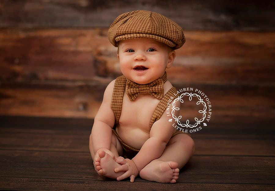 Arthur Newsboy Set.  Diaper Cover, Suspenders, Bow tie, and Newsboy Hat. Great Photo Prop for all ages. Unique cake smashing outfit.