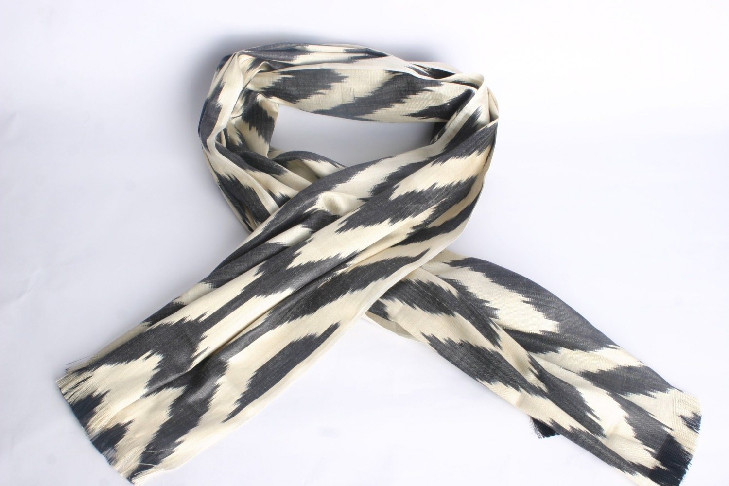 FAST SHIPMENT with FEDEX  (1-3 Days), Silk Ikat modern Scarf, Handwoven ikat silk Scarf,ikat shawl, decorative zigzag ikat scarf