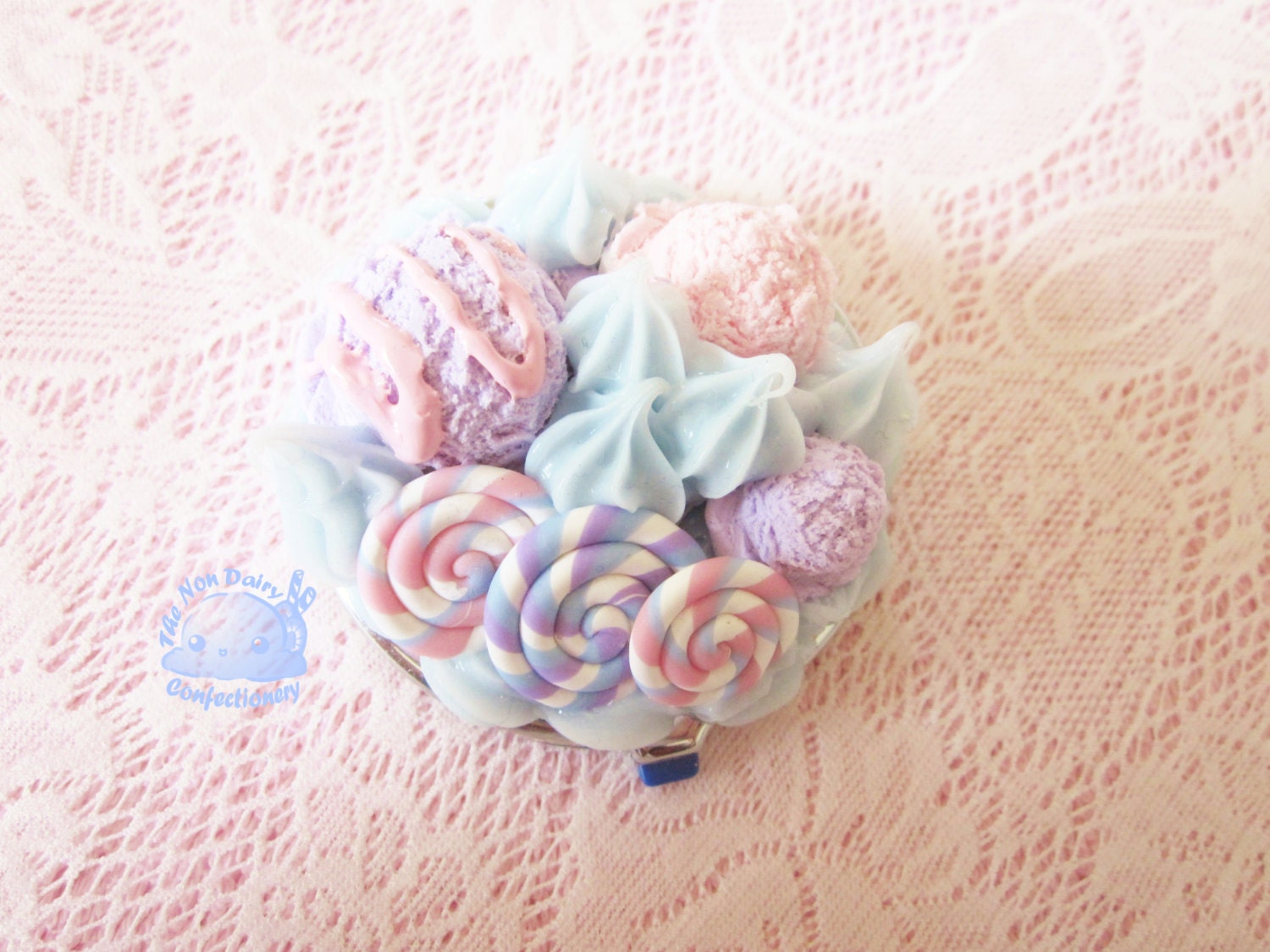 Deluxe Cotton Candy Compact