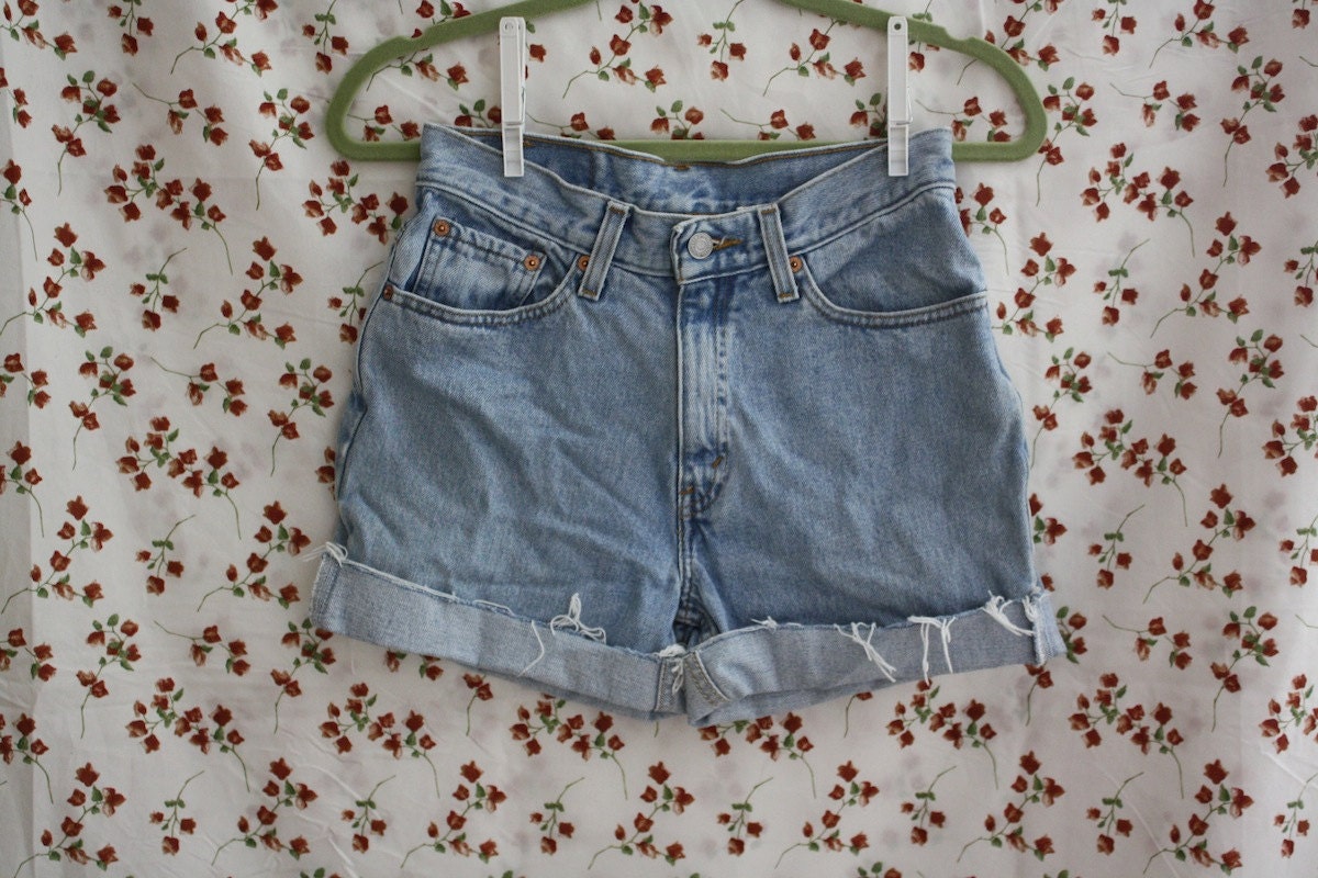 Vintage LEVI'S 512 Slim Fit 1990s Grunge Denim Short Shorts Sz. S/M/L