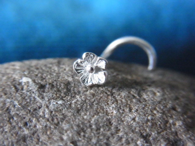 Shiny flower nose screw