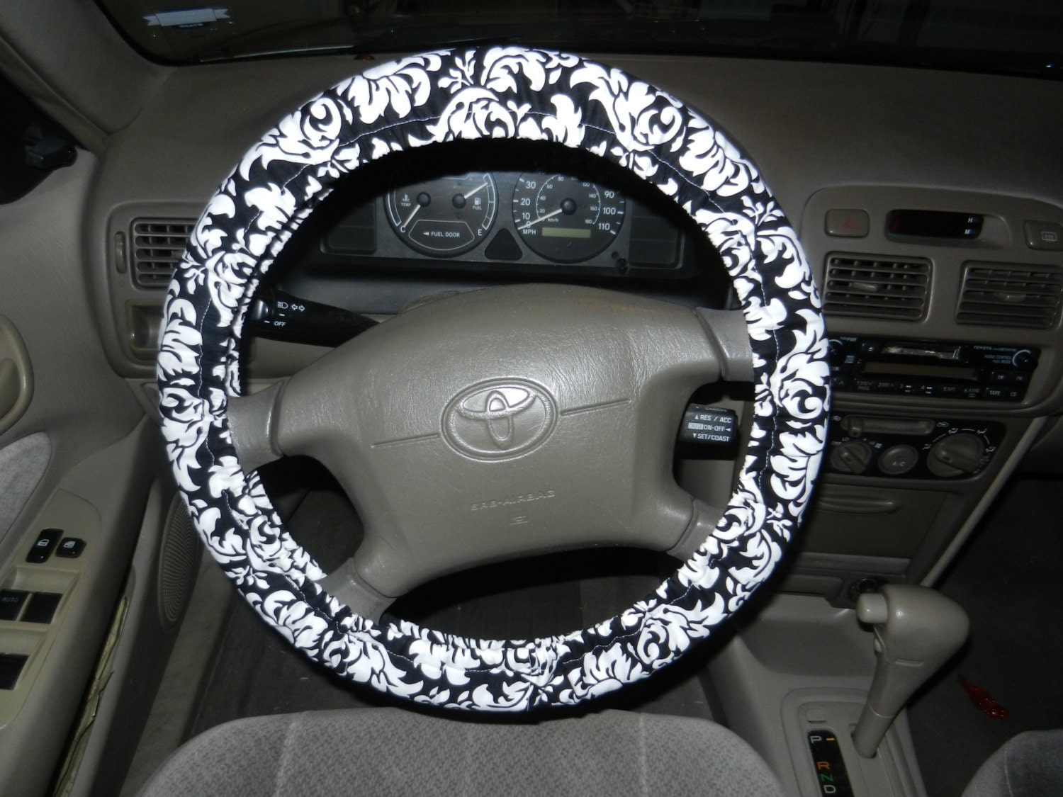 Black and White Damask Steering Wheel Cover