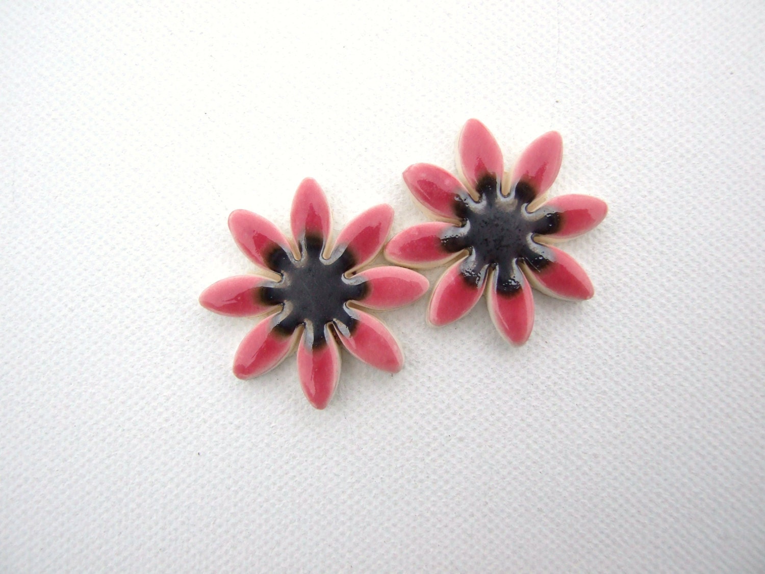 Pink daisy earrings big ceramic daisies stud posts gunmetal dusky pink watermelon