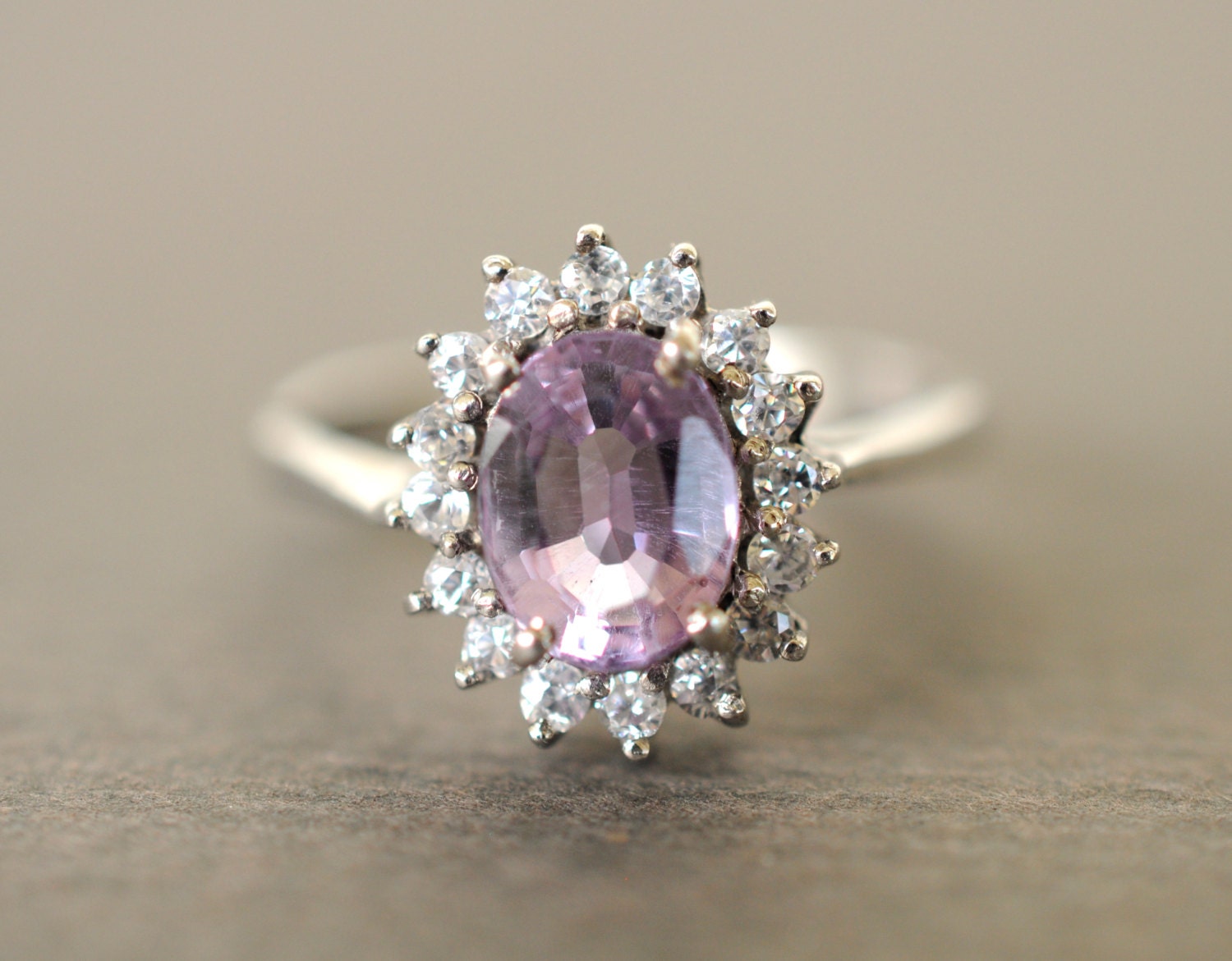 1970s vintage / Amethyst and paste stone cluster ring // PALE LILAC