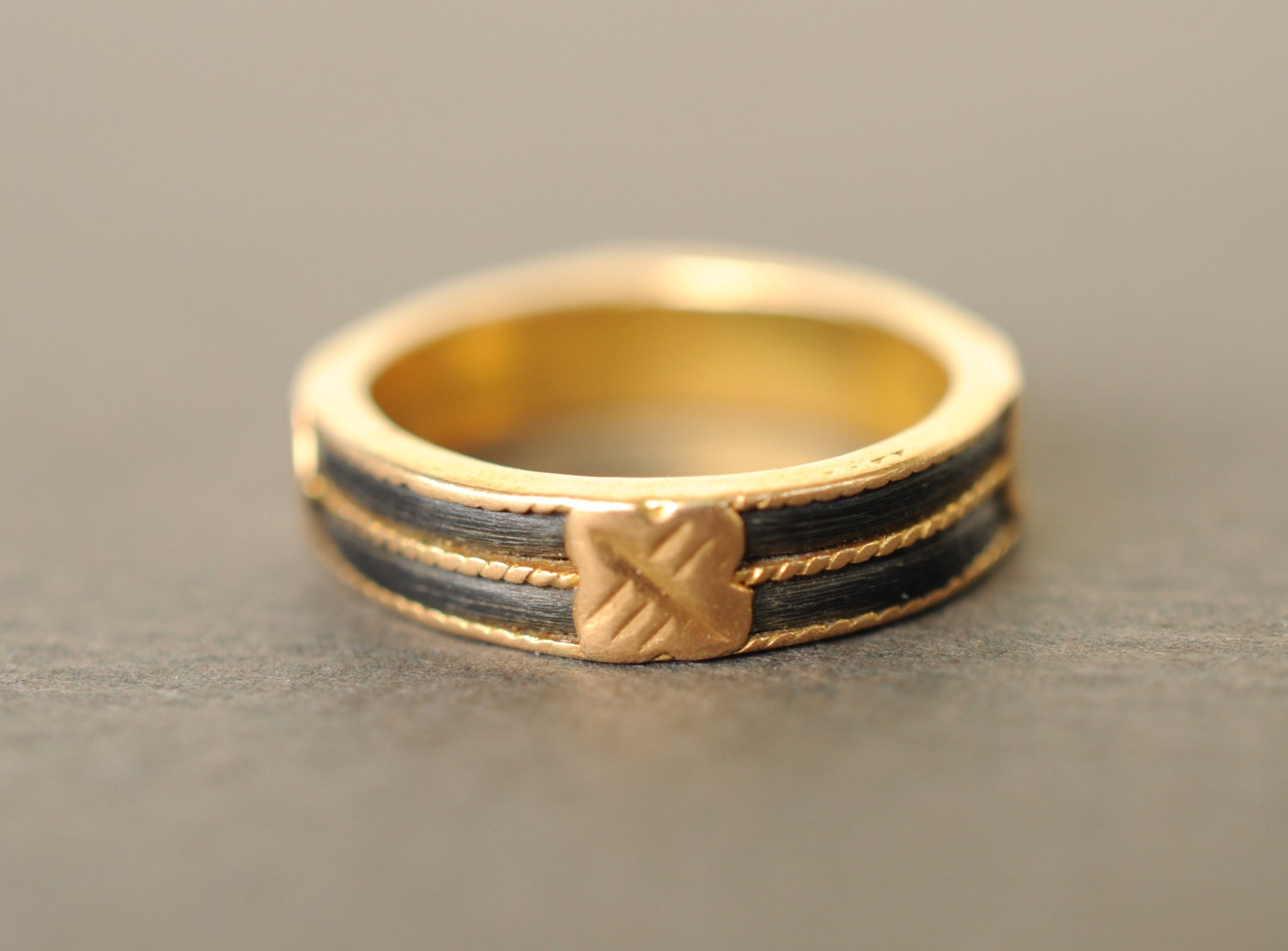 1800's Antique/ Victorian  / 22k gold elephant hair ring // RAJ ERA