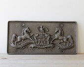 Vintage cast metal plate / bicentennial memorabilia / man cave decor / Americana / patriotic car plate / commemorative gray wall plaque