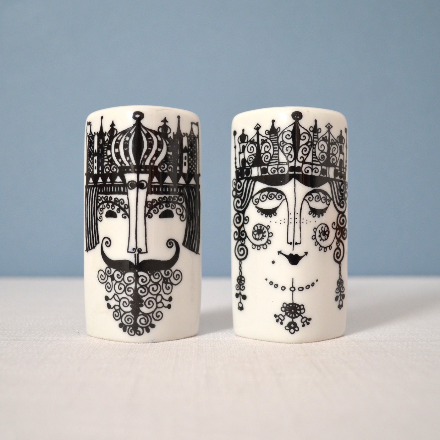 Vintage Scandinavian King and Queen Shakers