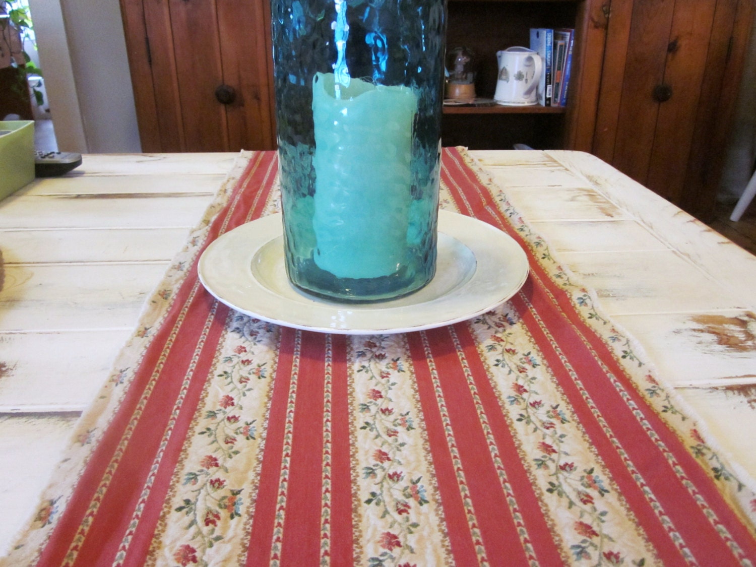 Table runner, shabby chic, rose runner, floral runner, farmhouse decor, shabby chic table runner, home accessories, home decor