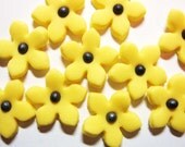 Fondant Stephonitis flowers with black center in color of your choice Il_170x135