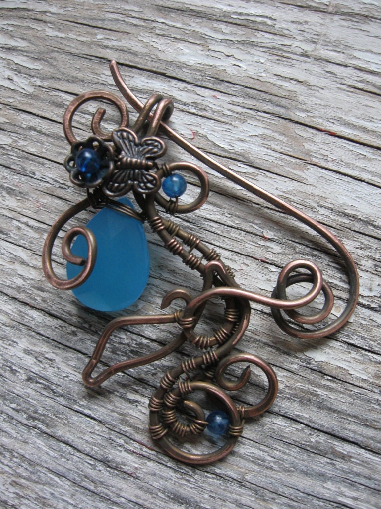 Wire Wrapped Shawl Pin - Floral Whimsical Copper Shawl pin - Handmade Wire Scarf Pin - Sweater hat - Apatite Blue Flower - Nature Inspired