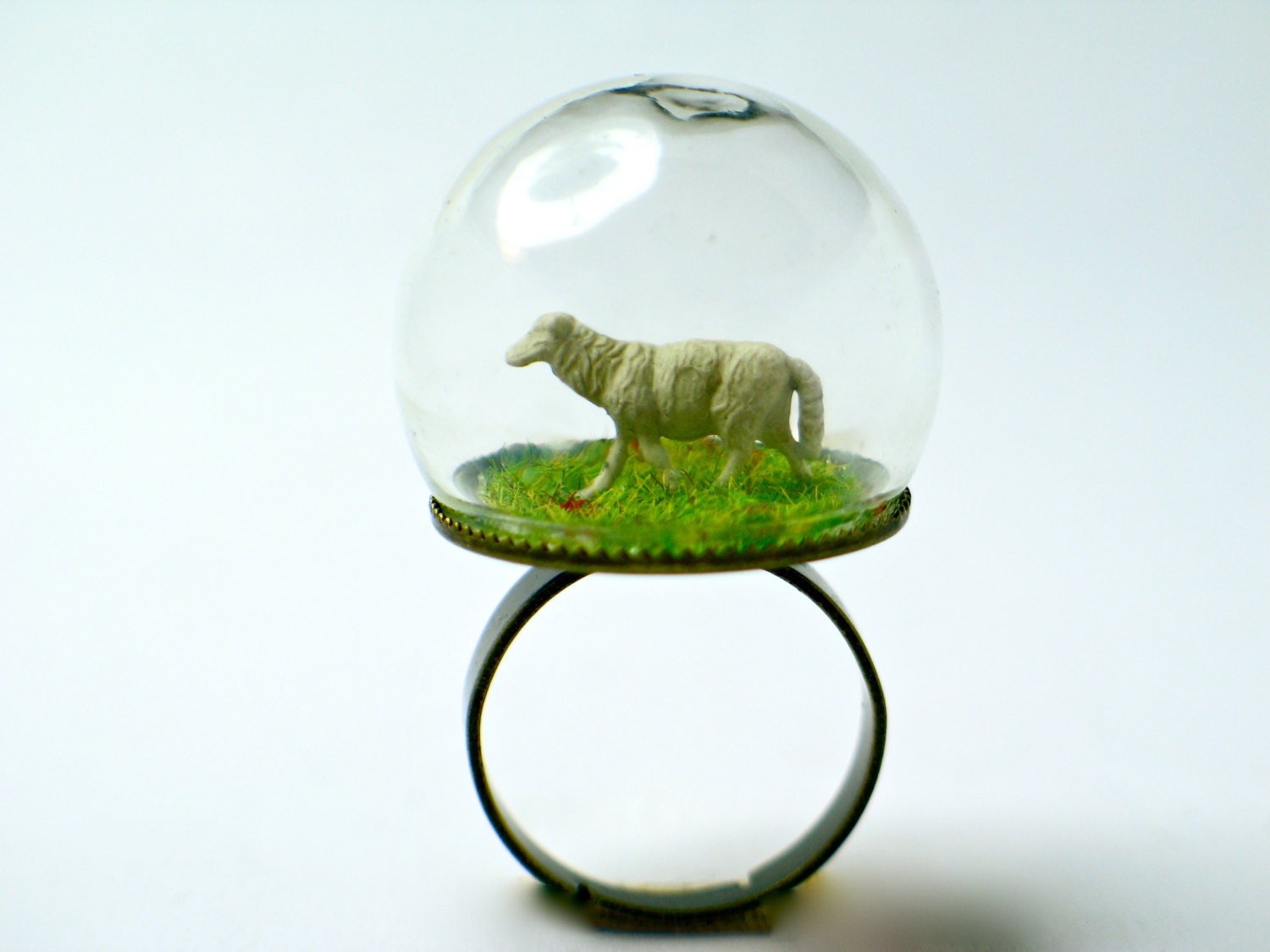 Sheep on grass. Glass dome ring. Terrarium ring. Modern Jewelry. Adjustable ring. Animal jewelry