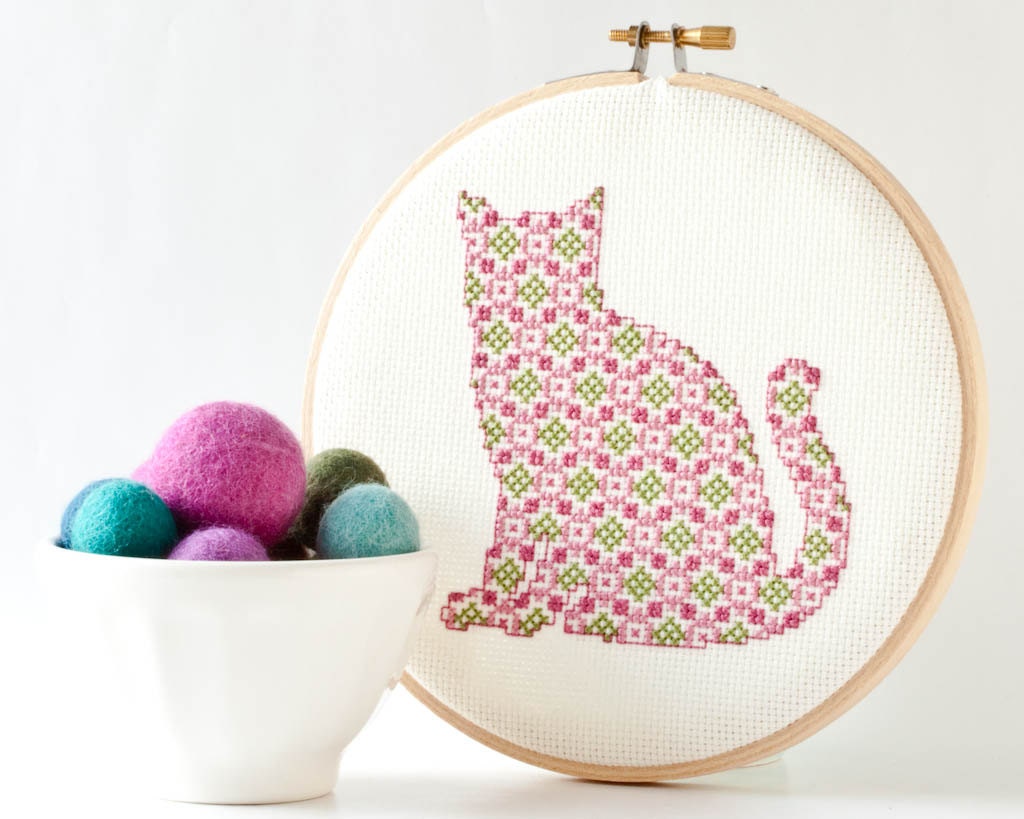 Cross Stitch Pattern PDF - Pretty Kitten in Pink and Green