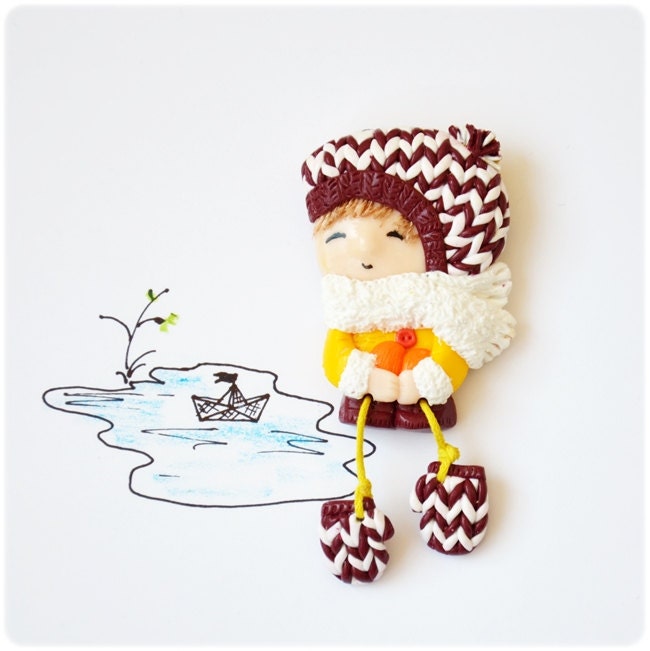 Cute little brooch - Little girl with mittens - yellow