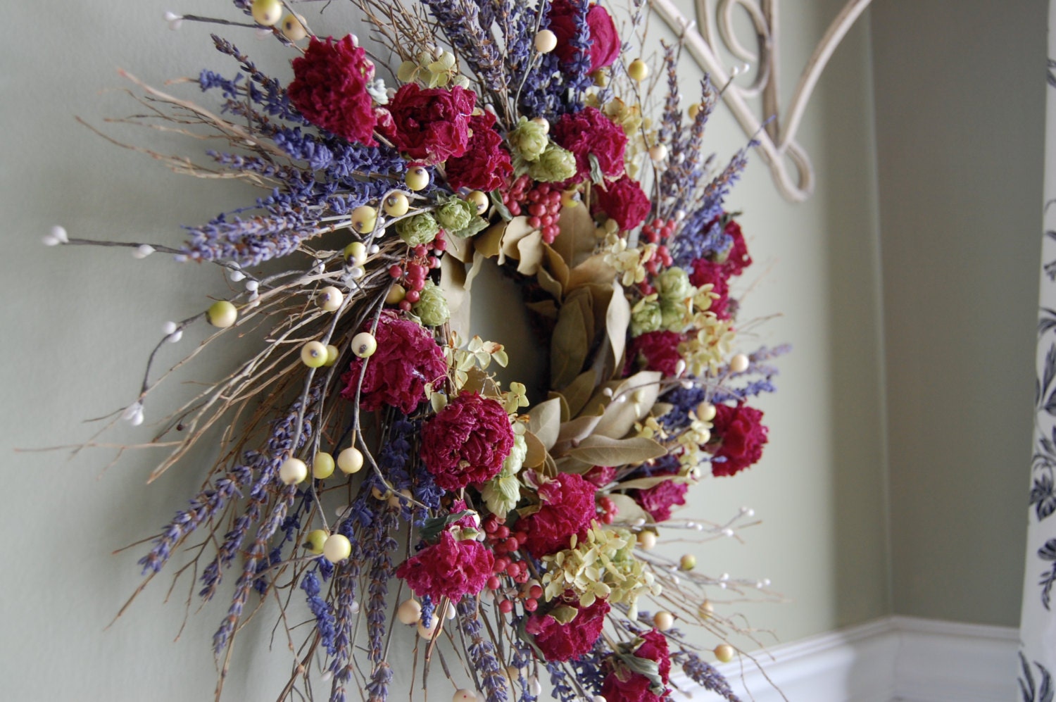 18 Inch Peony Wreath with Lavender, Hydrangea, and Hops