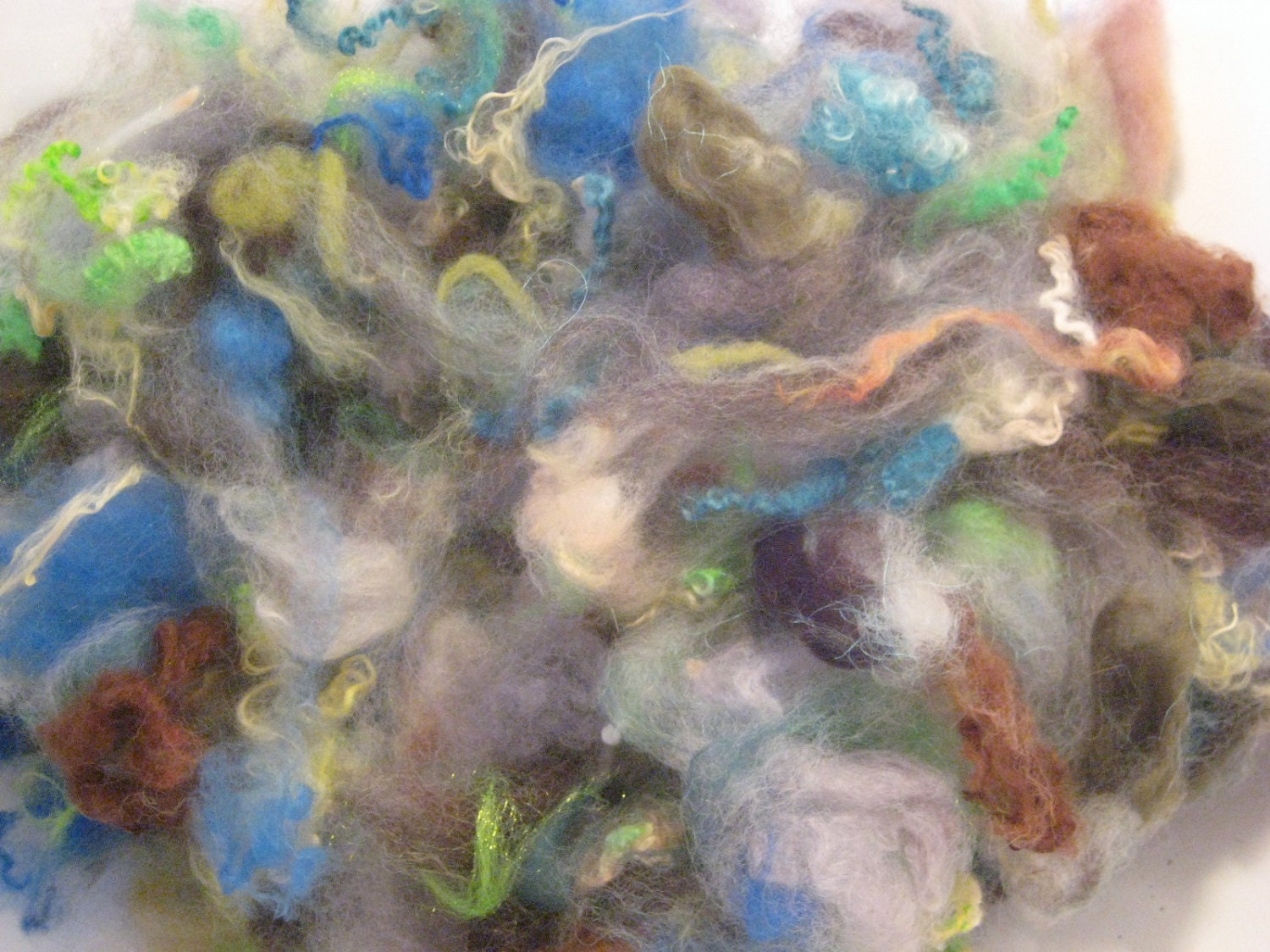 Fiber for spinning art yarn -BLUE AND GREEN