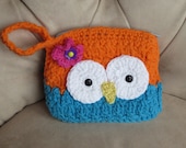 Owl Wristlet With Zipper and lining. Cute Owl Bag/Purse.