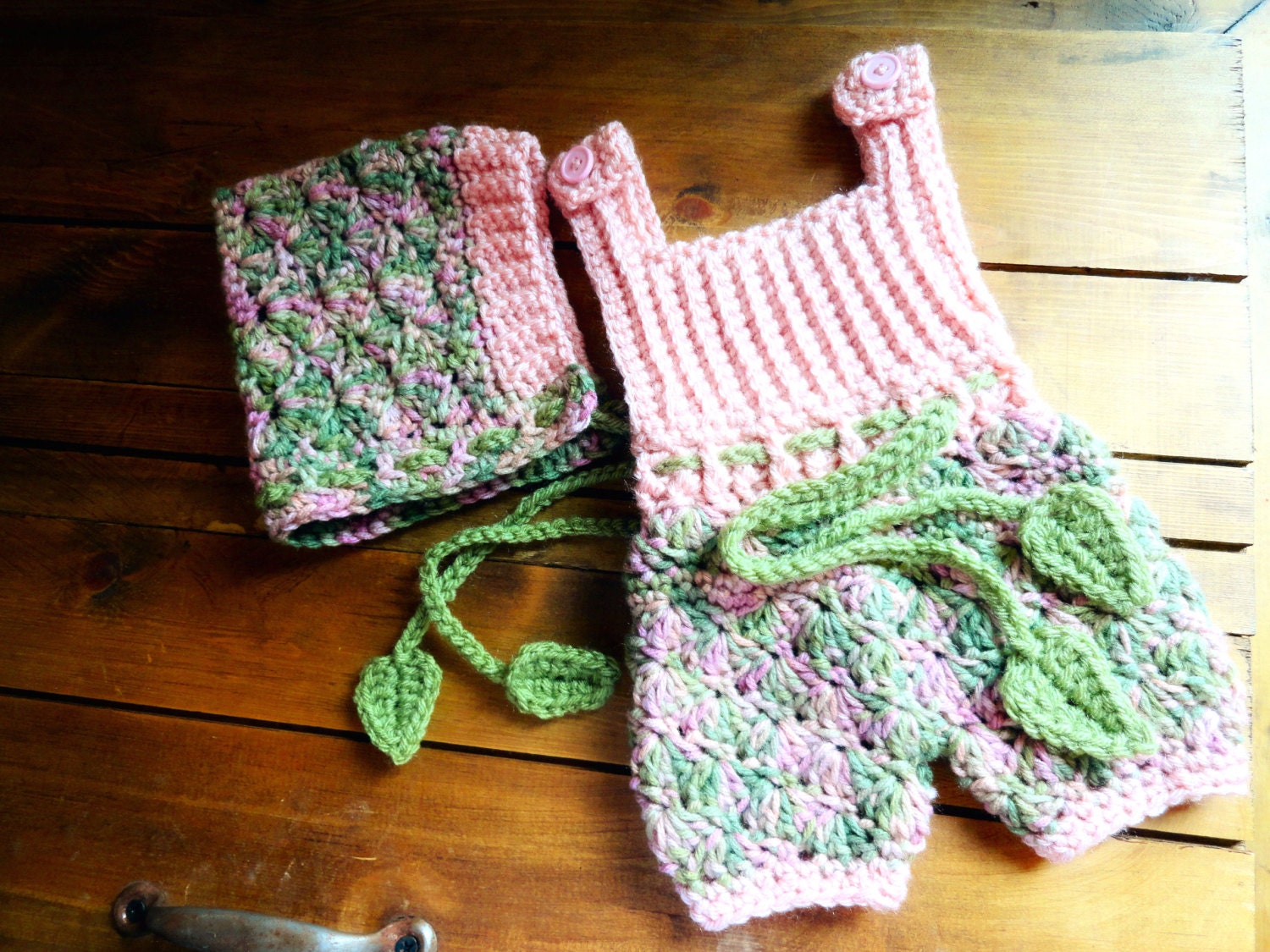 Newborn Crochet Shelly Pants and Matching Bonnet