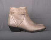 Vintage ankle boots leather booties cropped beige men 7 women 8.5 unisex