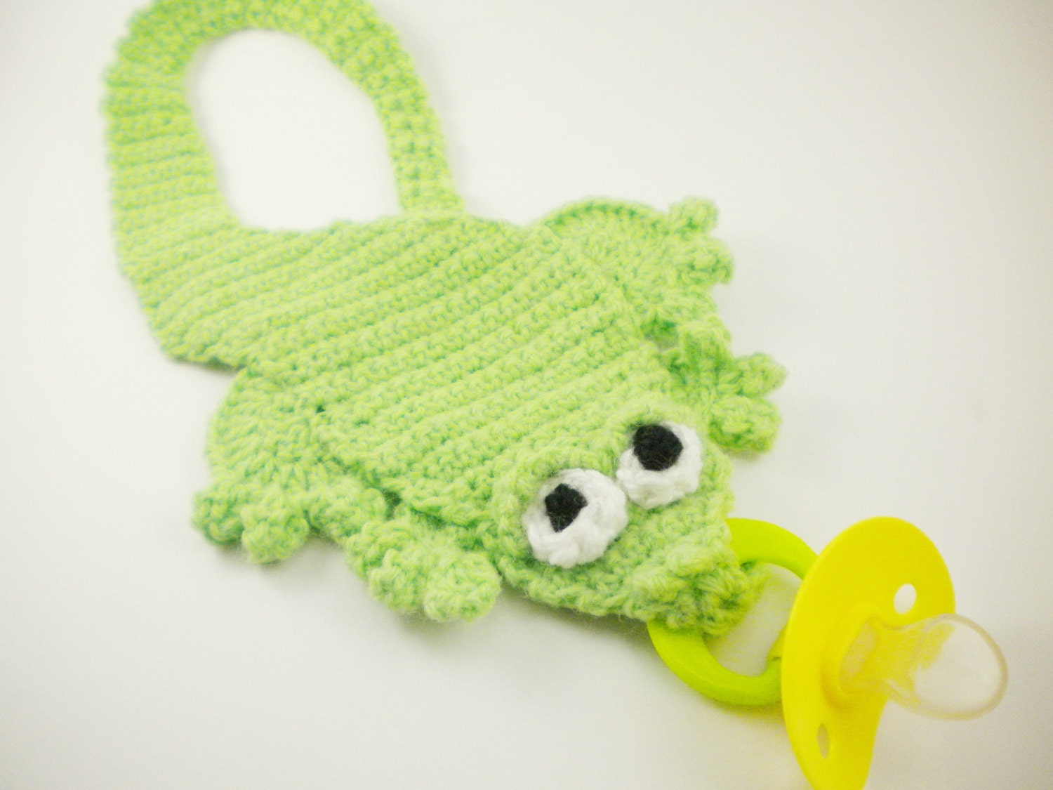 Crochet Alligator Bib and Pacifier Clip for Infants - Super Cute Gift for Newborn Babies - Baby Shower Gift - Gecko / Lizard / Salamander