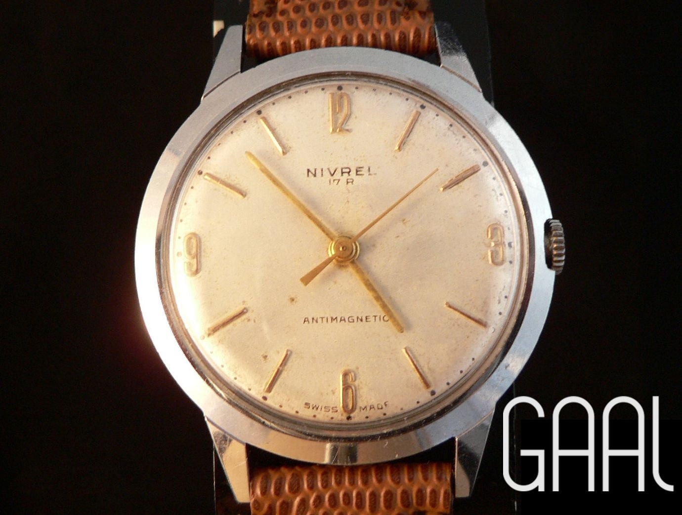 Vintage 37mm Nivrel watch