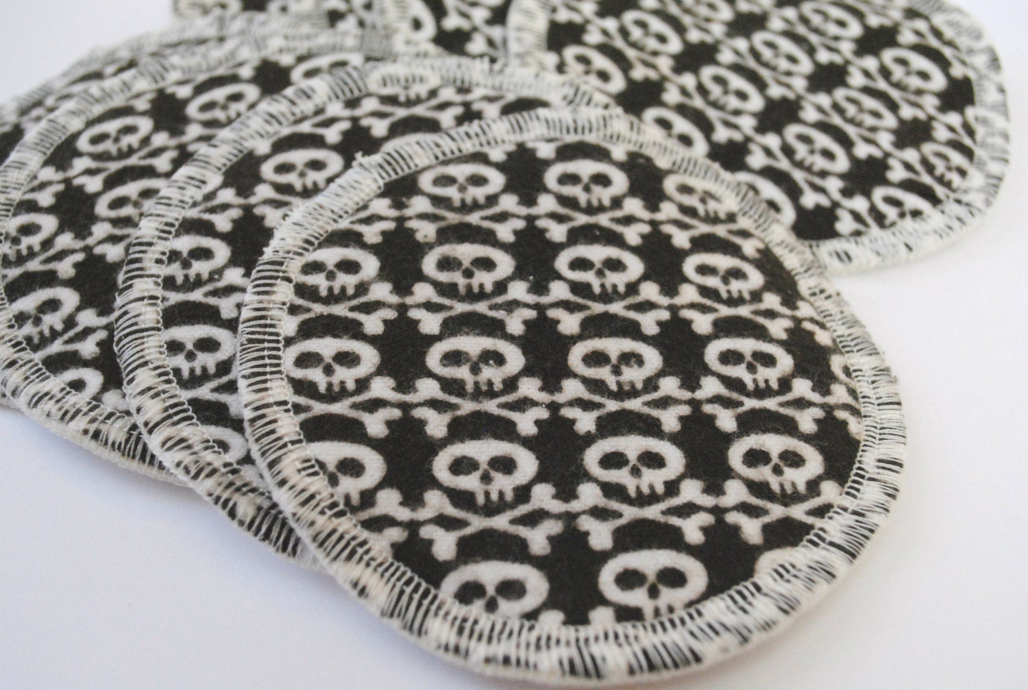 Re-usable cotton flannel nursing pads - set of 4 pairs - plus coordinating bag - washable nursing pads
