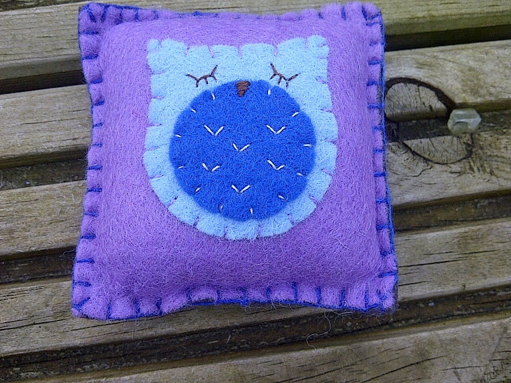 Owl pin cushion square - Lilac felt sewing kit