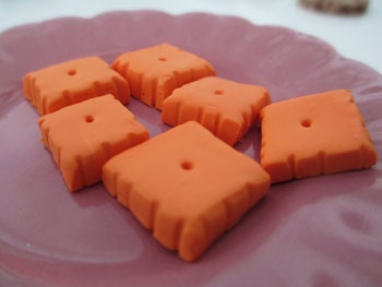Cheese crackers for 18-inch dolls