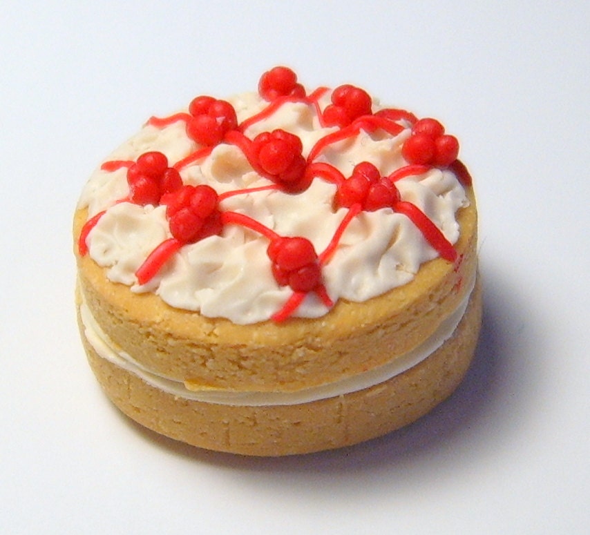 1:12 scale Raspberry Sponge Cake.... Small Portions
