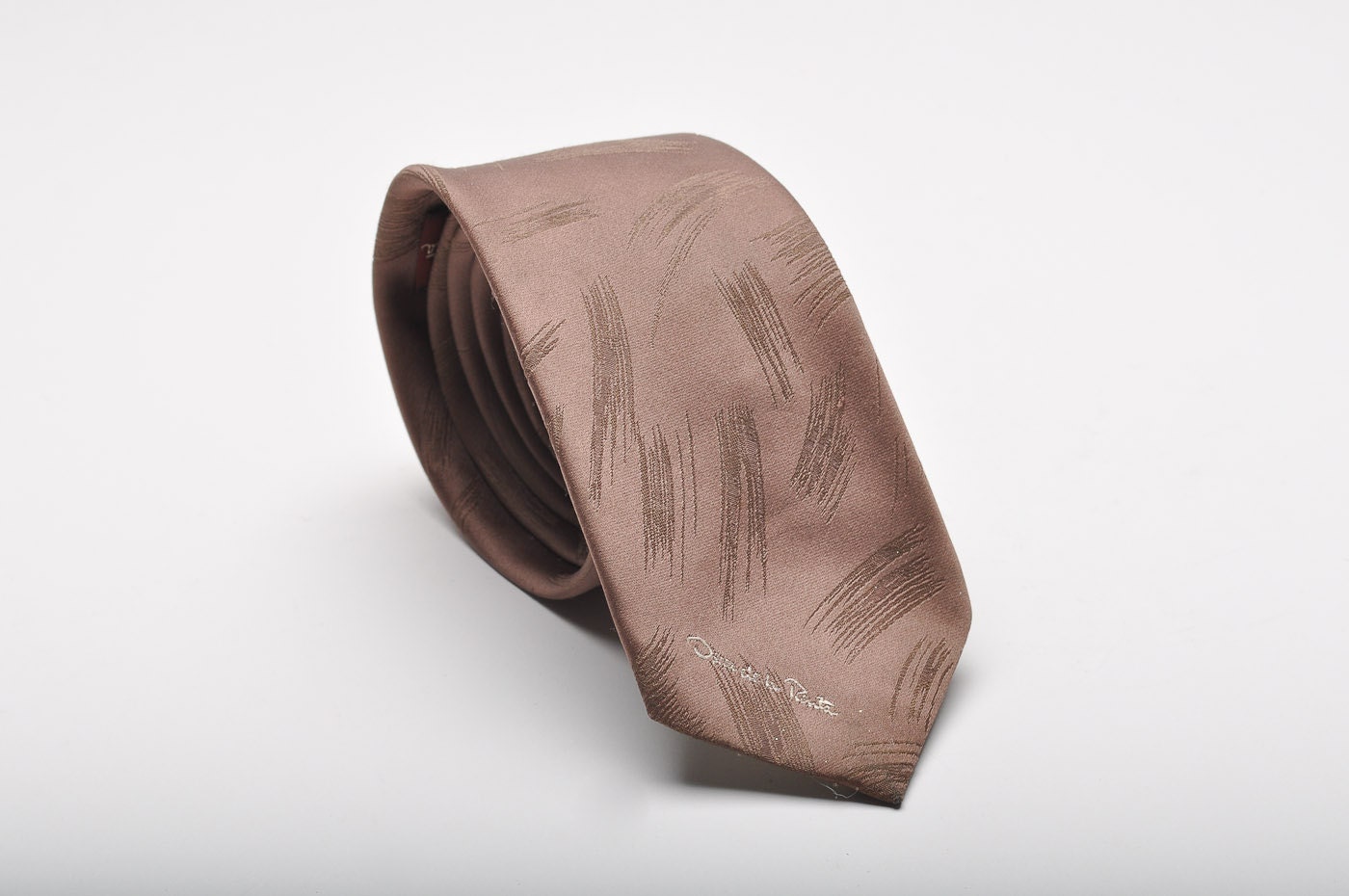Vintage 1980s Brown OSCAR de la RENTA Neck Tie with Embroidered Logo