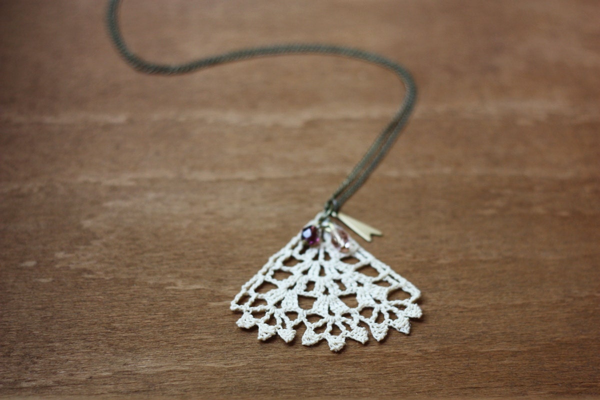 Pendant necklace boho lace jewelry beige ecru