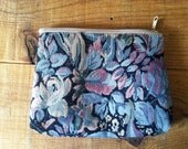 Small Floral Print Tapestry Zip Up Change Purse