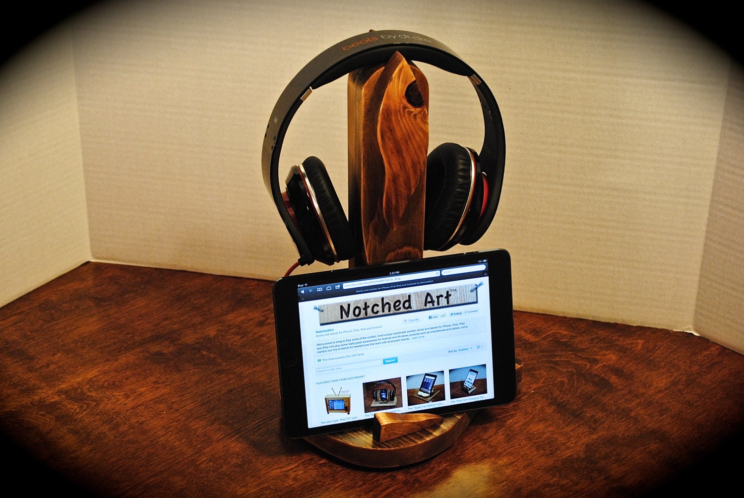 The "Twin Leaf Deluxe stand" wooden docking station for headphones plus iPod, iPhone, Samsung Galaxy, Nexus,Note 2, and more