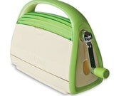 CUTTLEBUG EMBOSSINg and DIE-CUTTING MACHINe - New in Pkg. Model V2 -